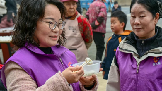 元宵“同心圆”：甜糯滋味里的民族情
