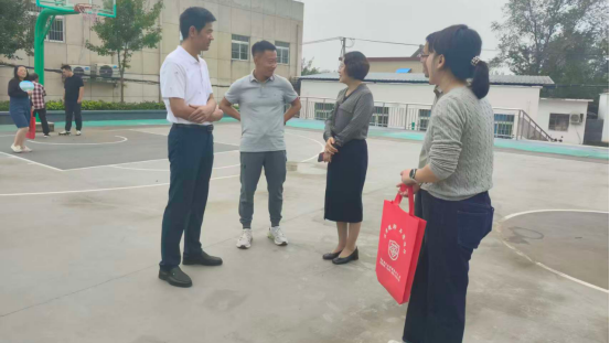 普法义诊进乡村 惠民服务暖民心
——唐山镇开展便民惠民志愿服务活动