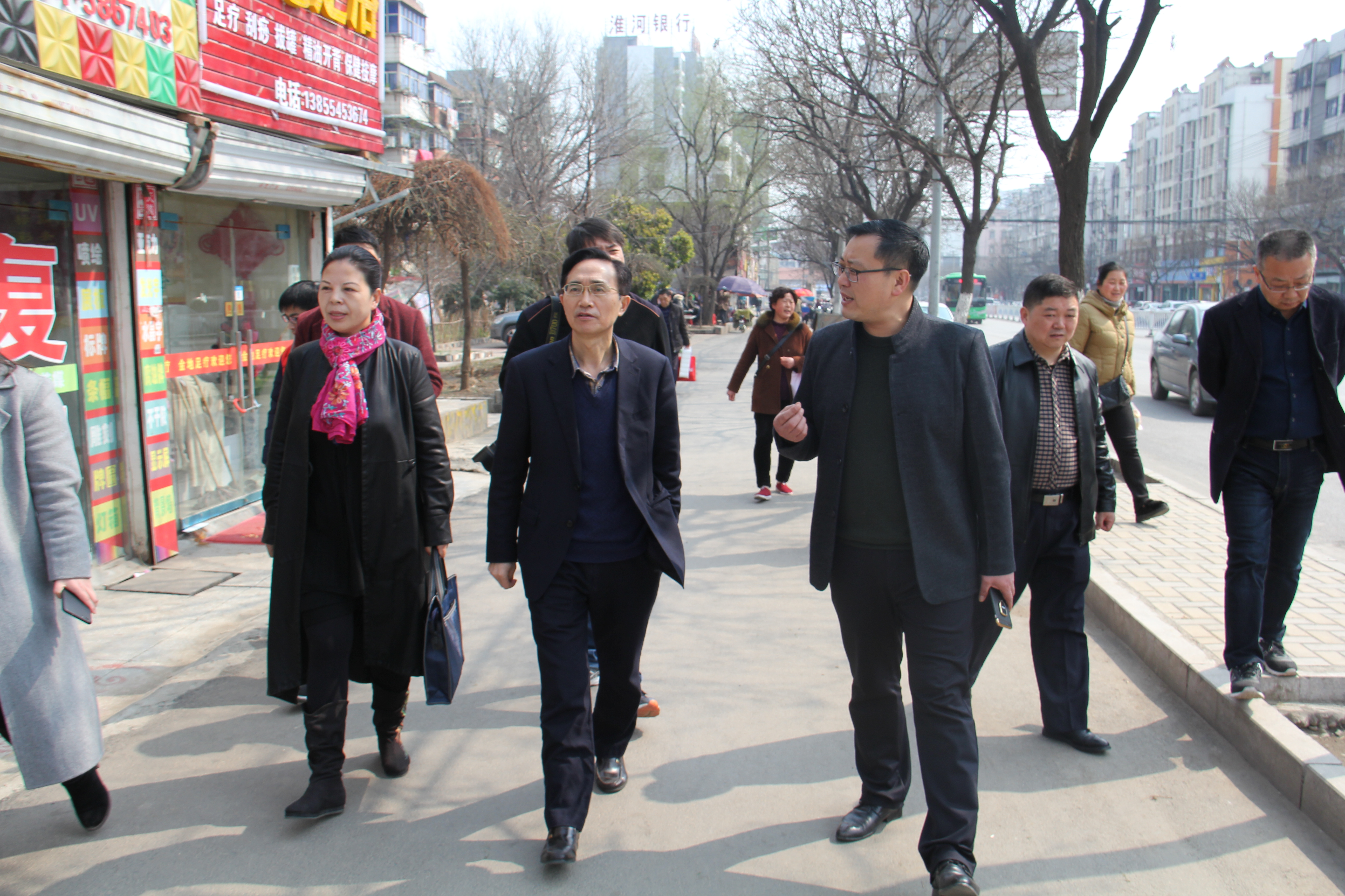 区人大常委会主任潘国平再次督查文明城市创建工作