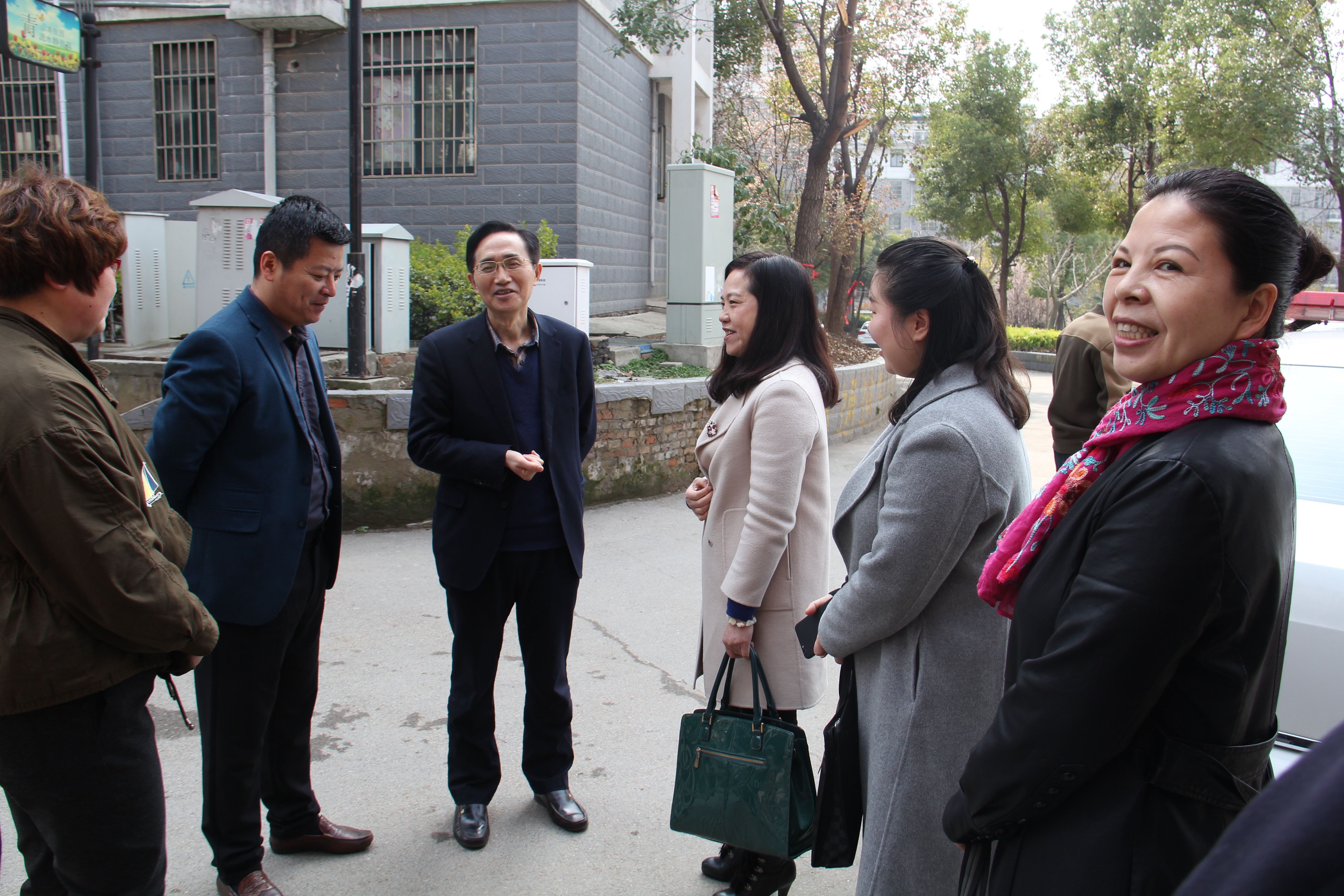 区人大常委会主任潘国平再次督查文明城市创建工作