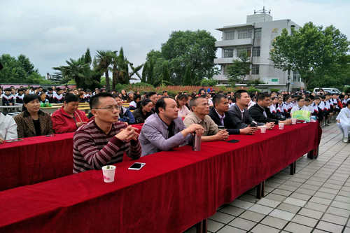 谢二中成功举办校园文化艺术节